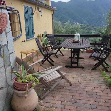 Villa Azalea Montale (Liguria)
