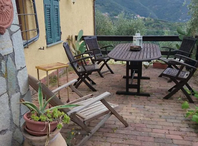 Vila Azalea Montale (Liguria)